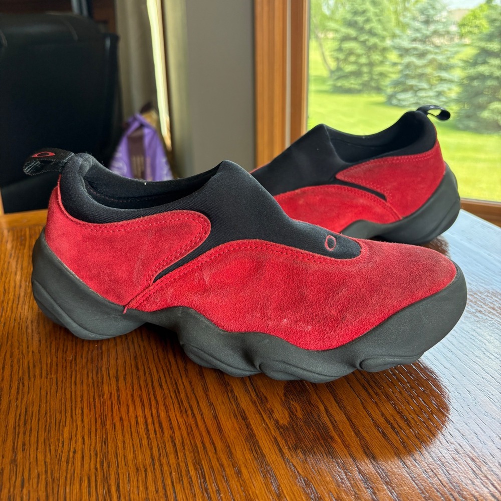 Oakley Shoes Men 7 Flesh Slip On Red Suede Vintage Y2K Gorpcore Streetwear